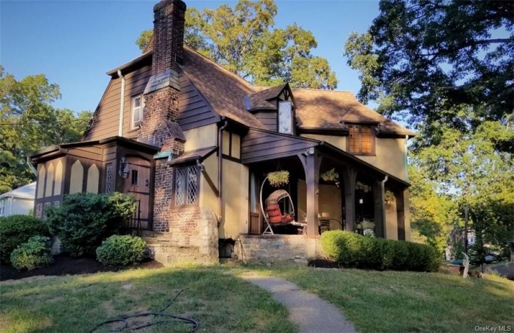 Property Photo: 1 Oakridge Parkway NY 10566