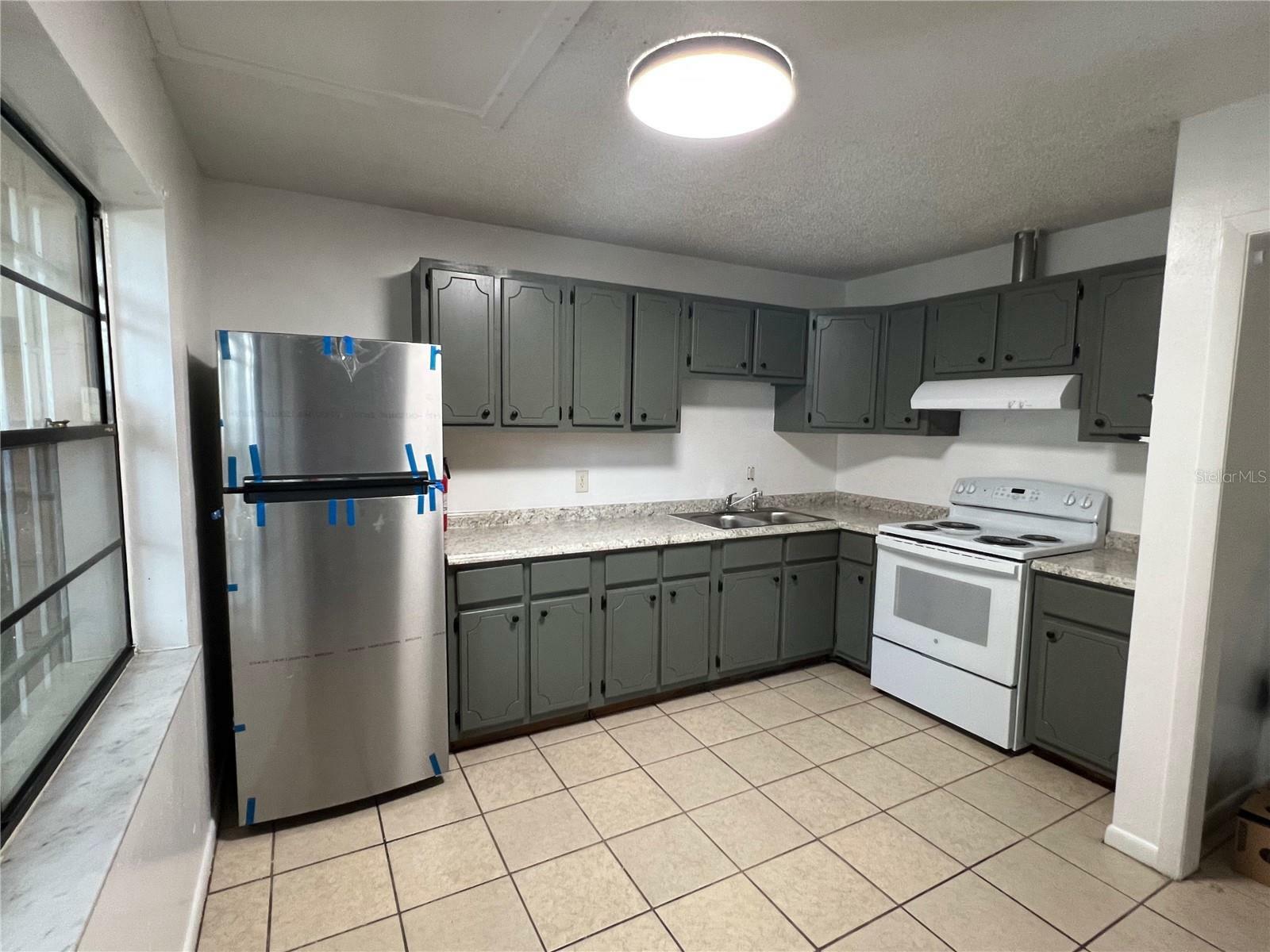 Property Photo:  3205 SW 26th Terrace  FL 32608 