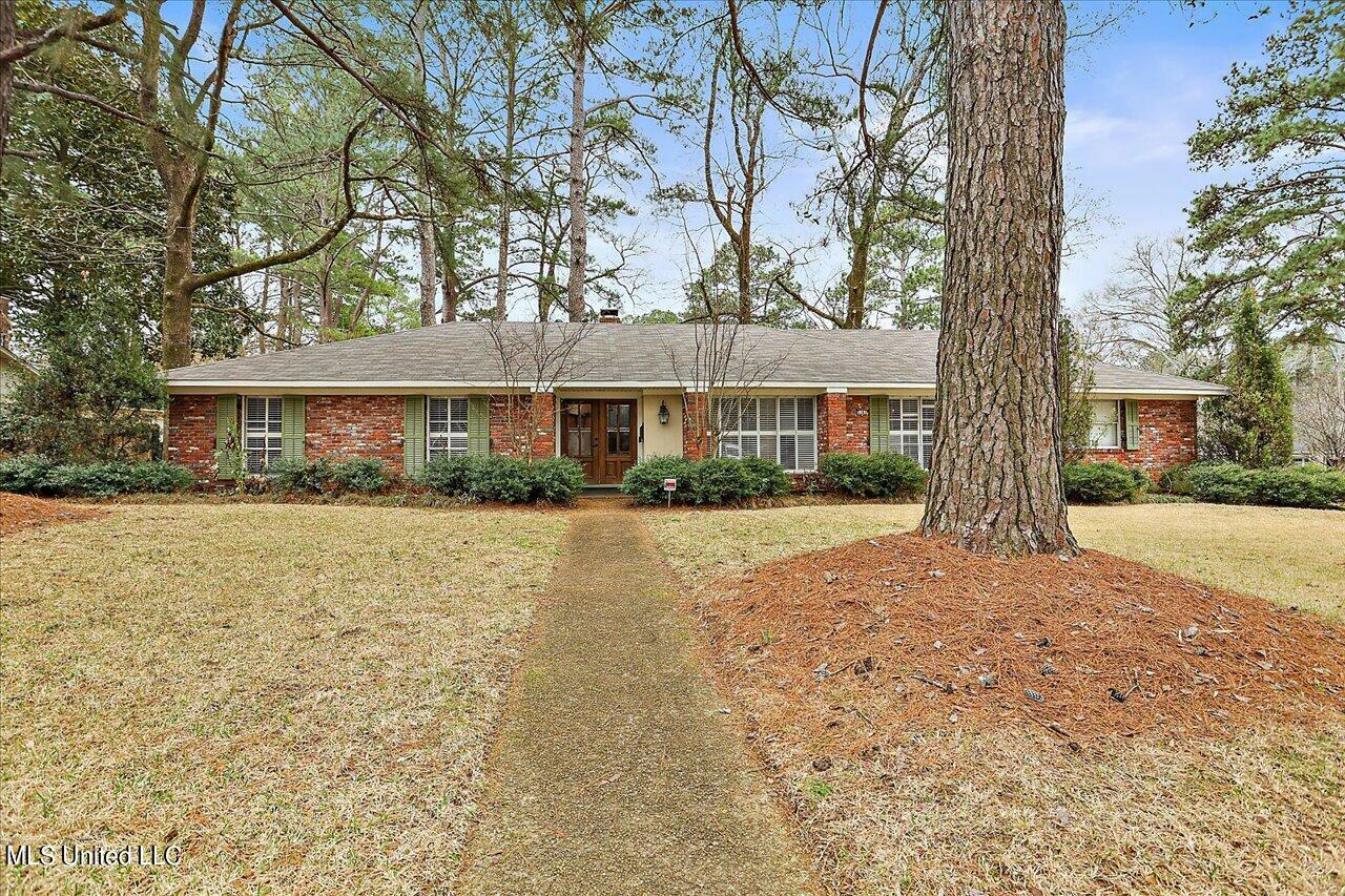 Property Photo: 5181 Kaywood Circle MS 39211