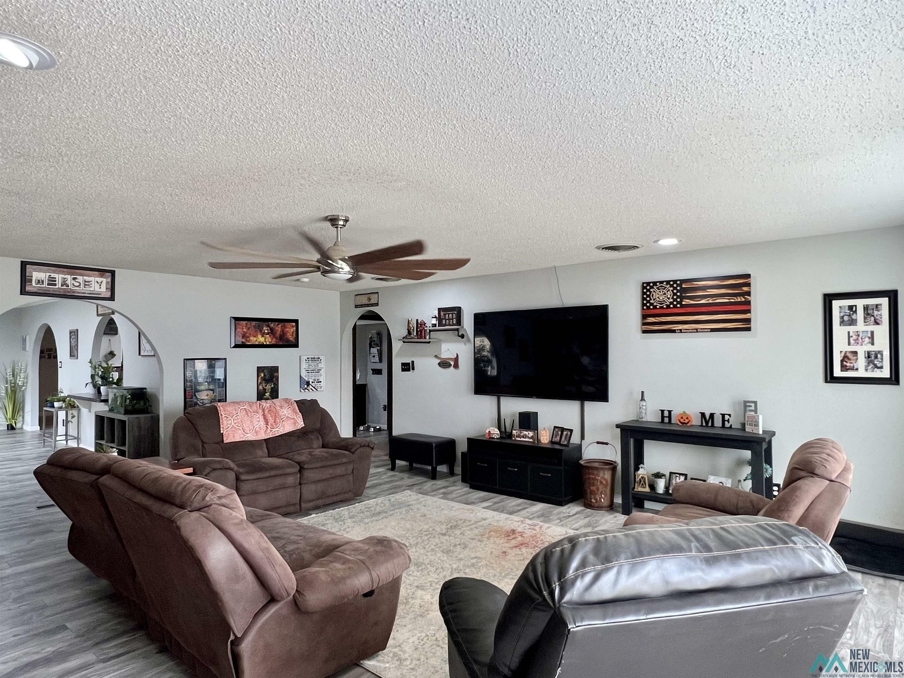 Property Photo: 1900 Wilshire Boulevard NM 88101
