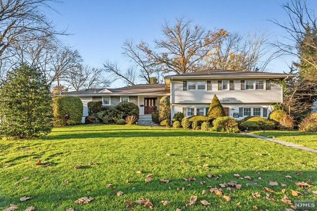 Property Photo:  33-01 Fair Lawn Avenue  NJ 07410 