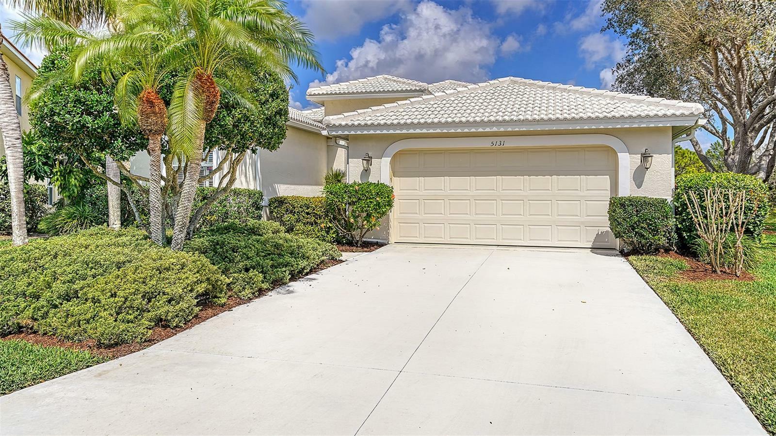 Property Photo:  5131 Redbriar Court  FL 34238 