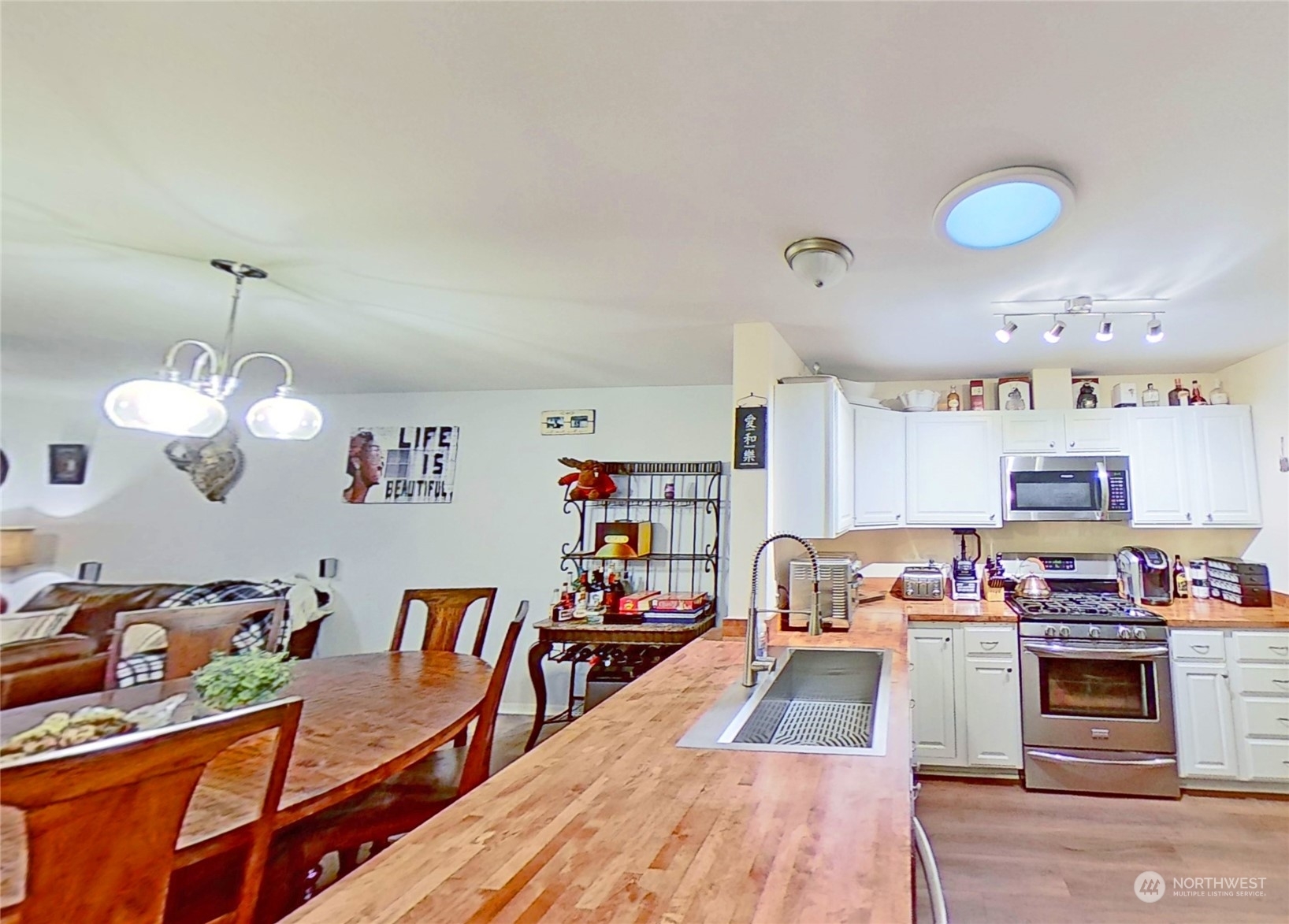 Property Photo: 3311 New Hope Circle WA 98312
