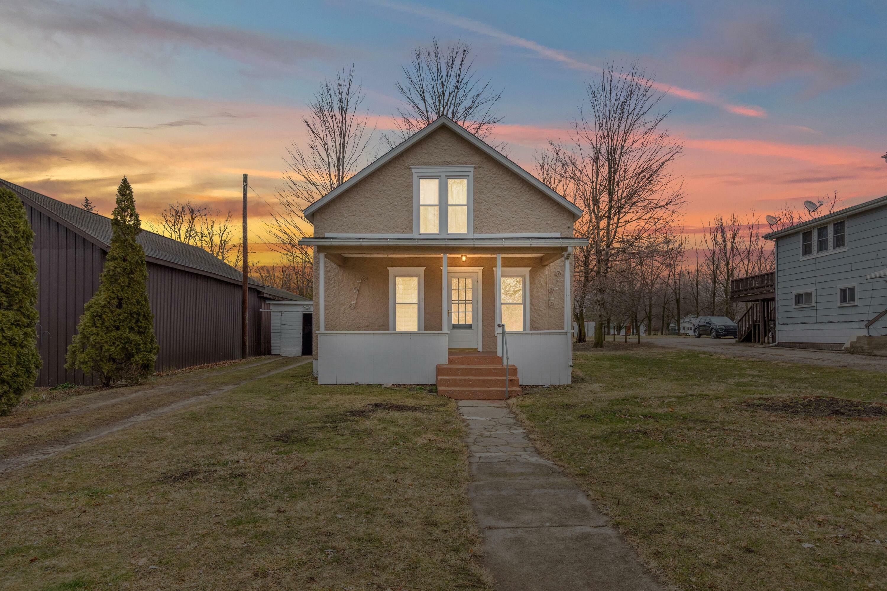 Property Photo: 218 W Saint Joe Street MI 49252