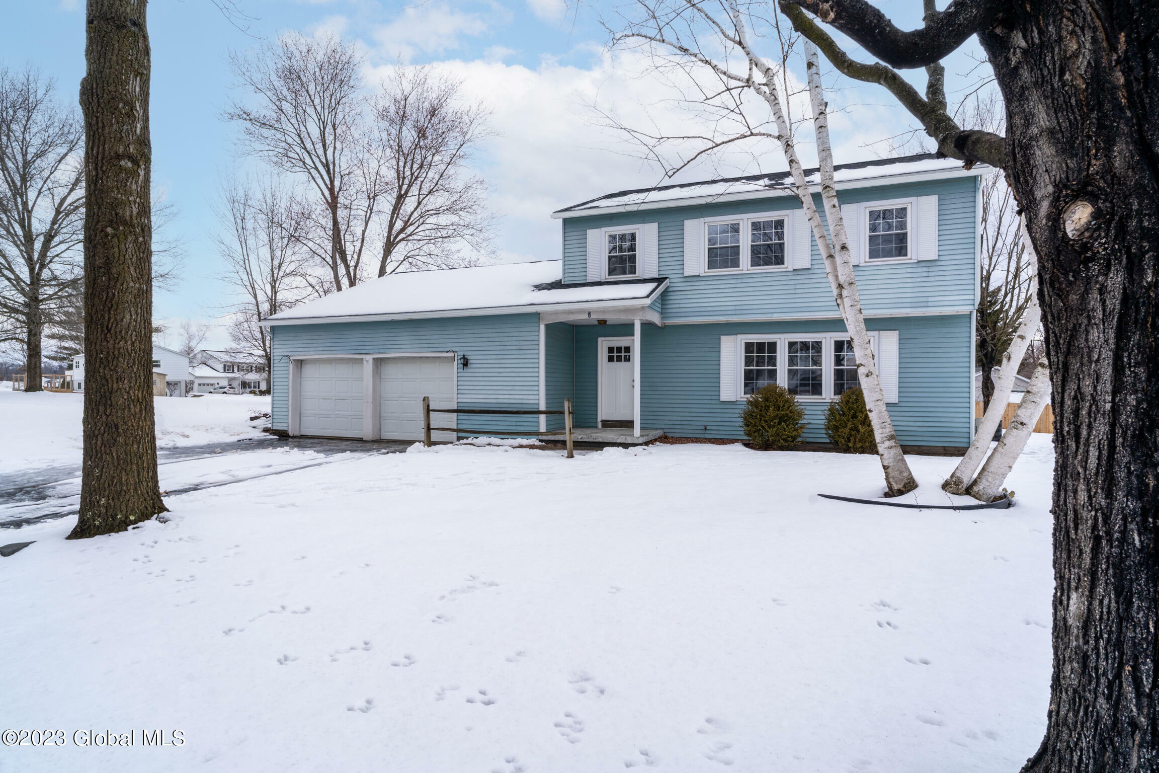 Property Photo:  7 Lexington Court  NY 12186 