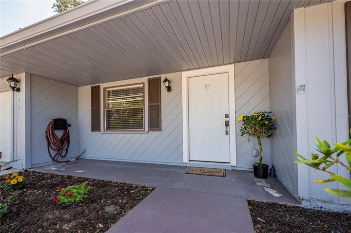 Property Photo:  561 Falkland Road  FL 34293 