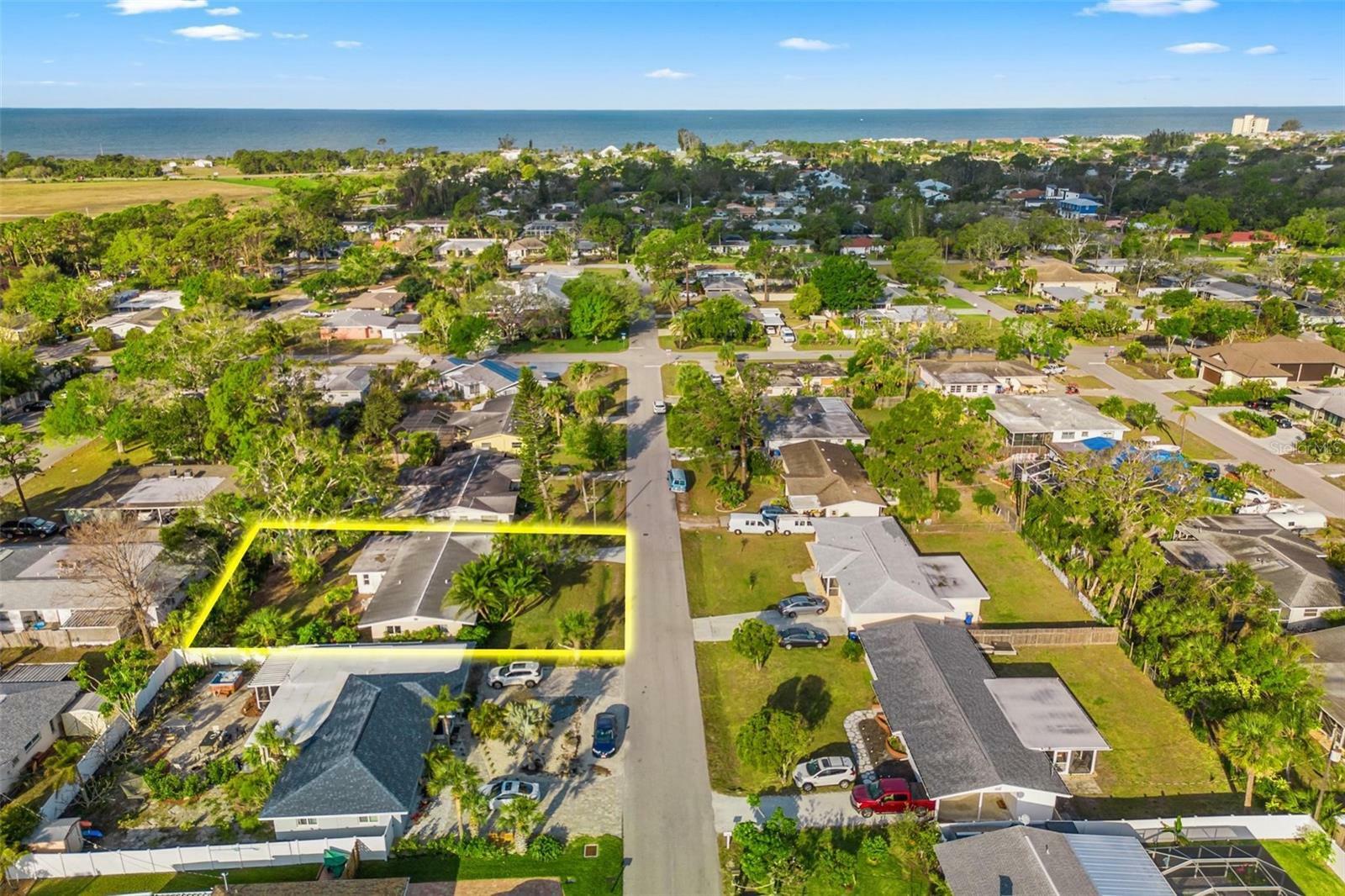 Property Photo: 112 Alba Street E FL 34285