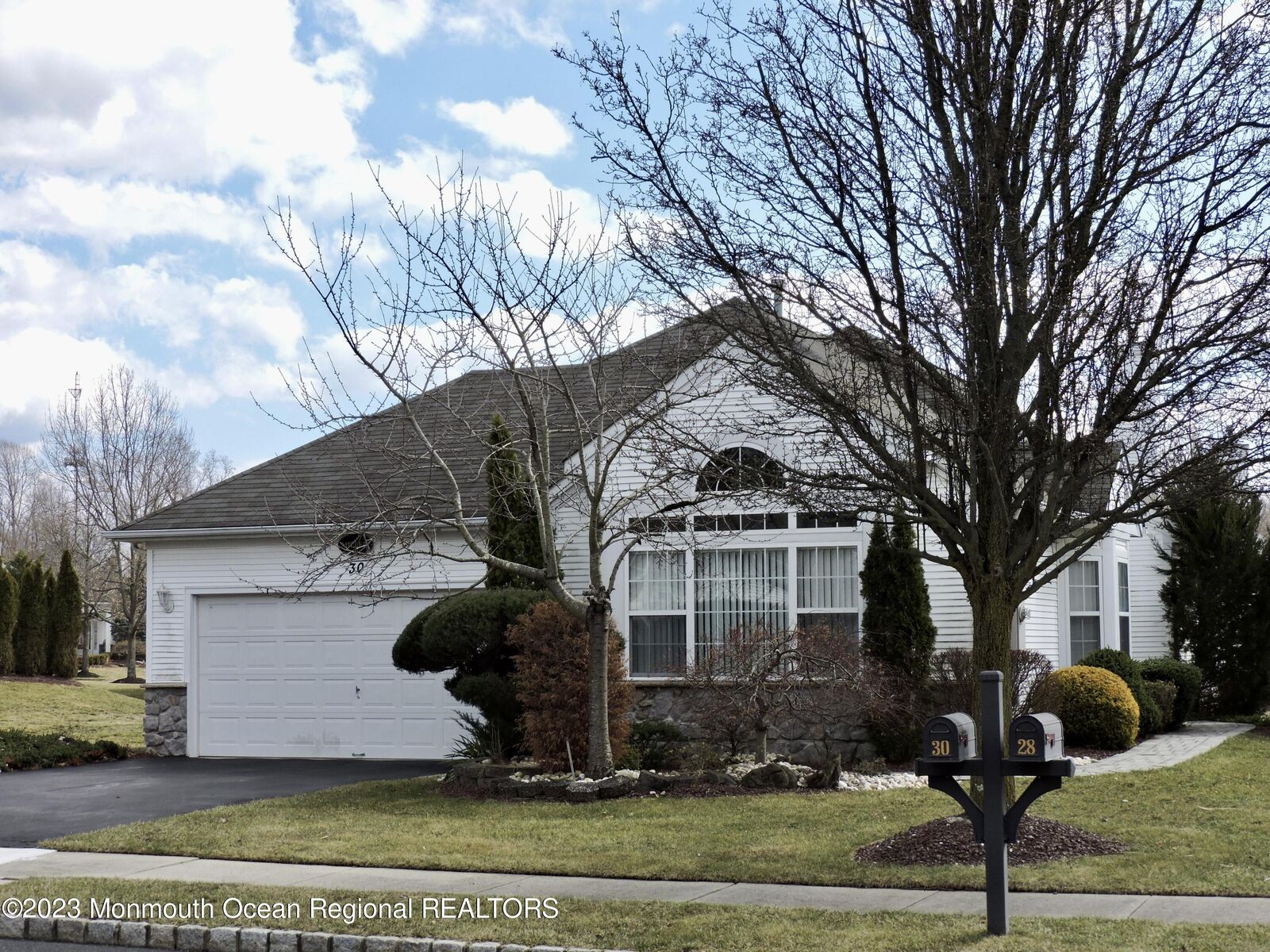 Property Photo:  30 Derry Meeting Drive  NJ 07726 