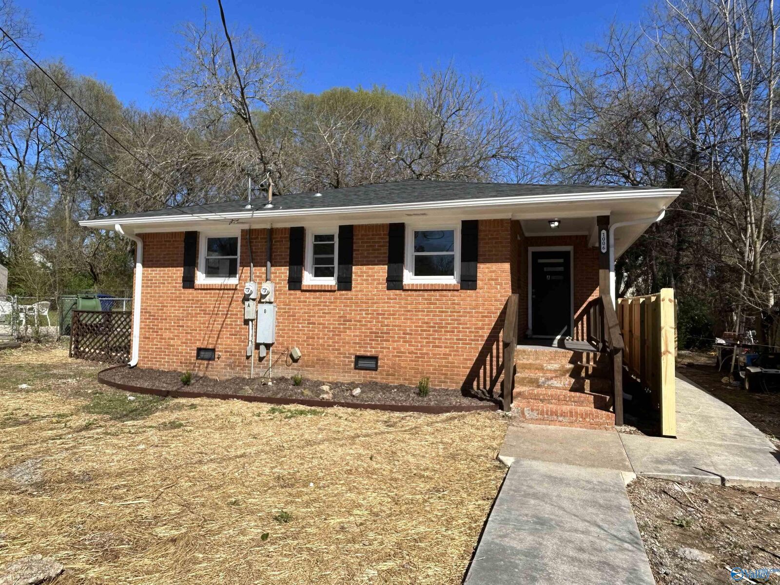 Property Photo: 1006 Lee Drive NW AL 35805