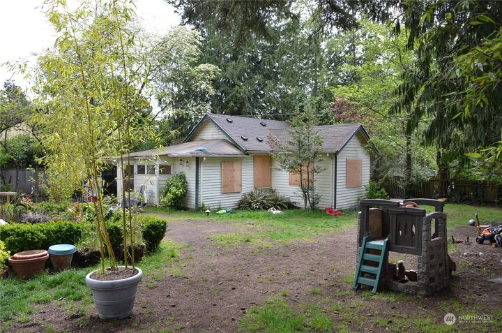 Property Photo:  1700 NE 145th Street  WA 98155 