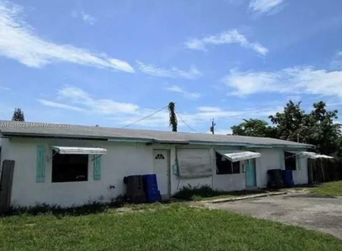 Property Photo: 5726 McKinley St FL 33021