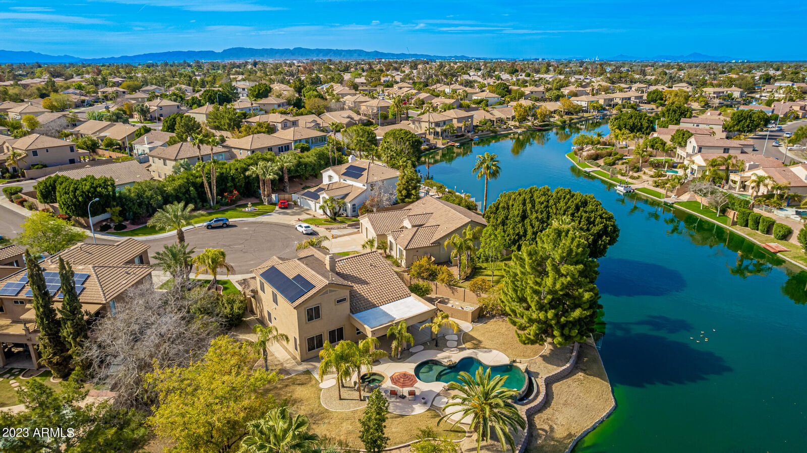 Property Photo: 835 W Aloe Place AZ 85248