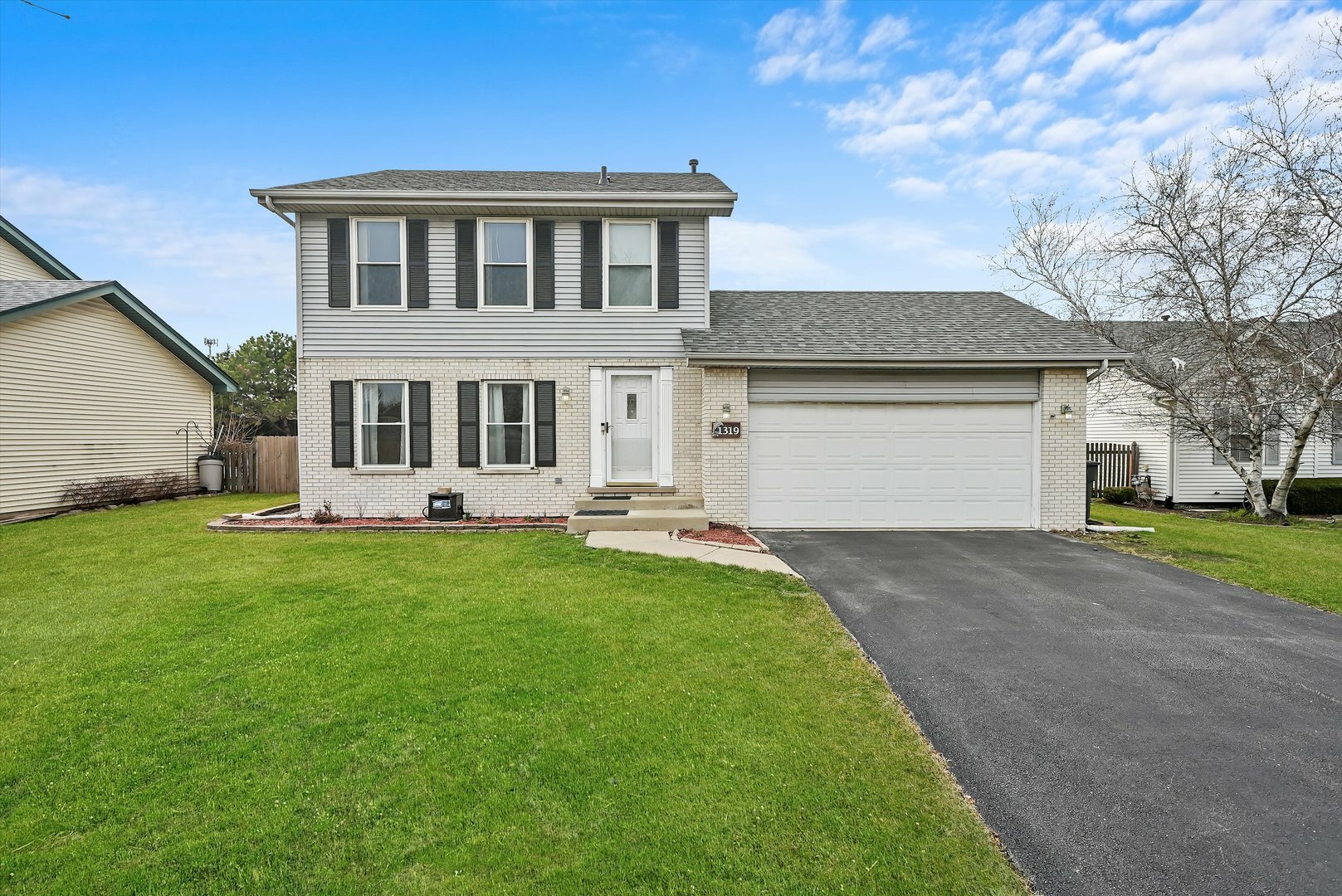 Property Photo:  1319 Quail Drive  IL 60586 