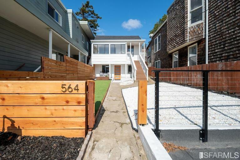 564 Chenery Street  San Francisco CA 94131 photo
