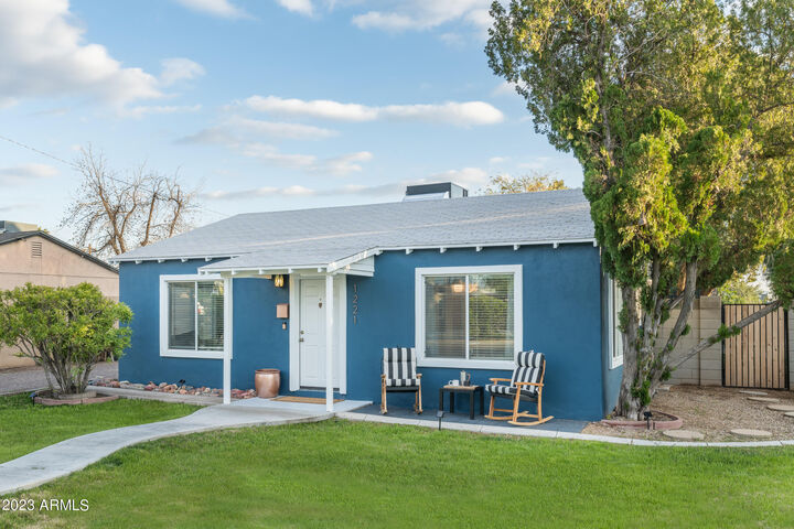 Property Photo:  1221 E Oregon Avenue  AZ 85014 