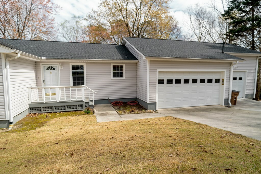 Property Photo:  2052 Woodridge Lane  GA 30721 