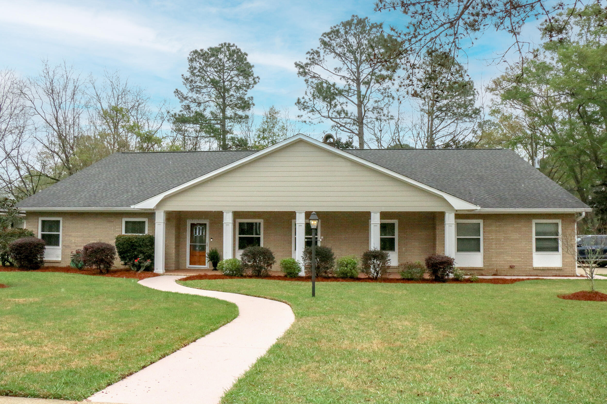 Property Photo: 322 S 37th Ave. MS 39402
