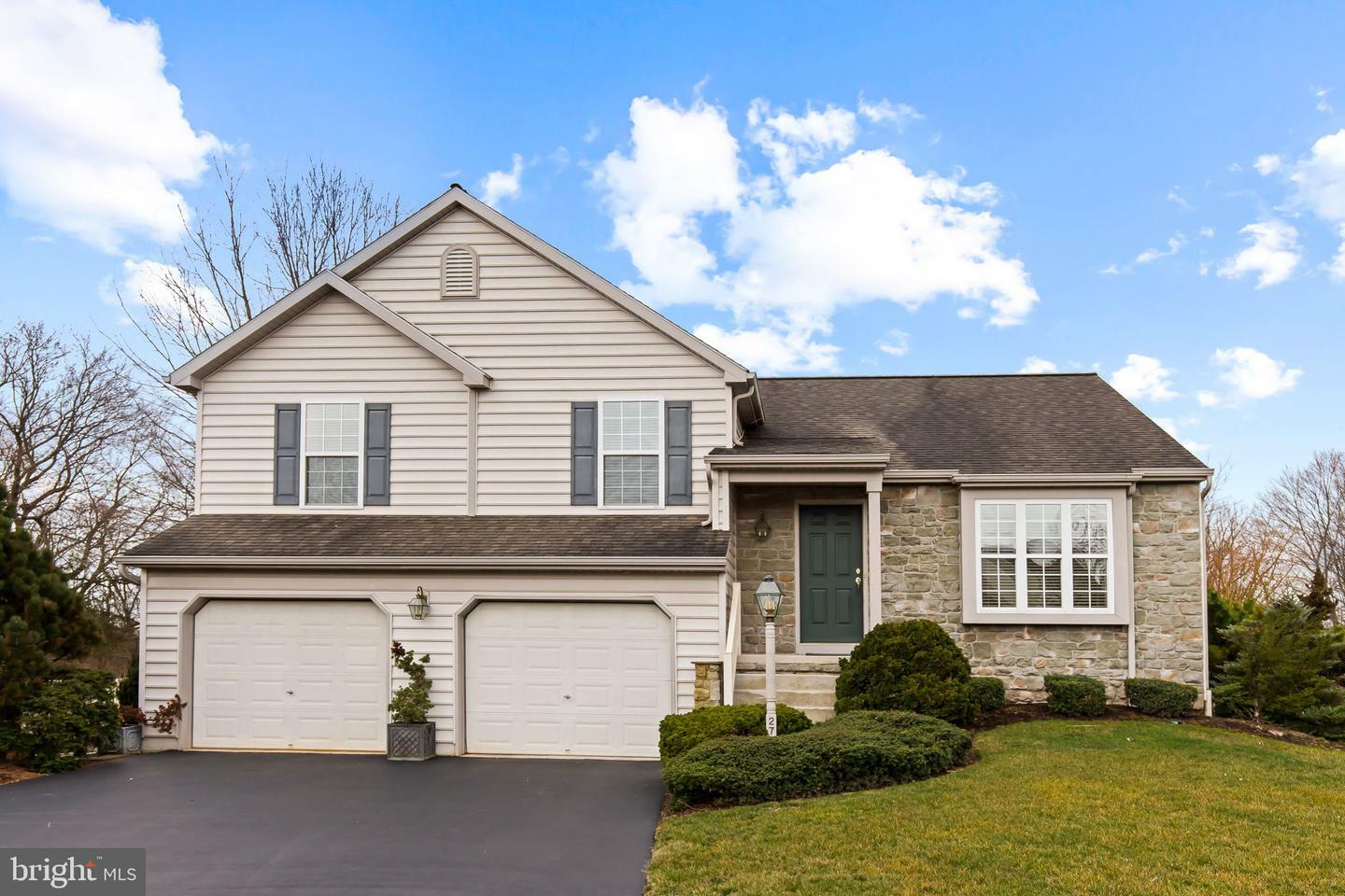 Property Photo:  27 Misty Meadow Drive  PA 17569 