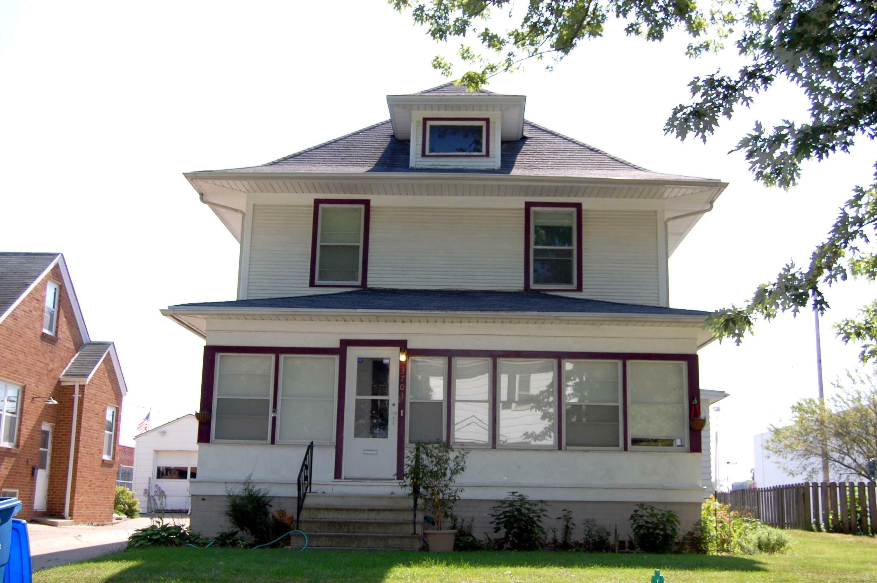 Property Photo:  3703 3rd Street  IA 50313 