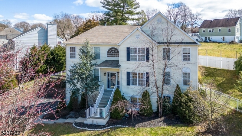 Property Photo:  17 N Ridge Ct  NJ 08848 