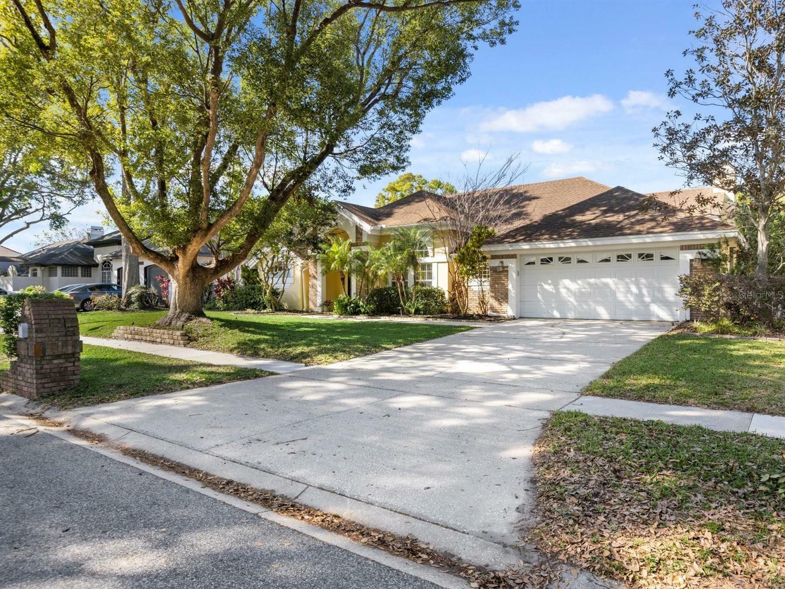 Property Photo:  8033 Landgrove Court  FL 32819 