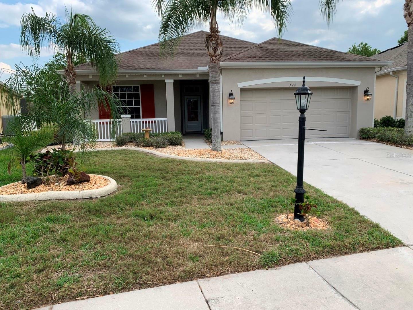 Property Photo:  724 Camellia Green Drive  FL 33573 