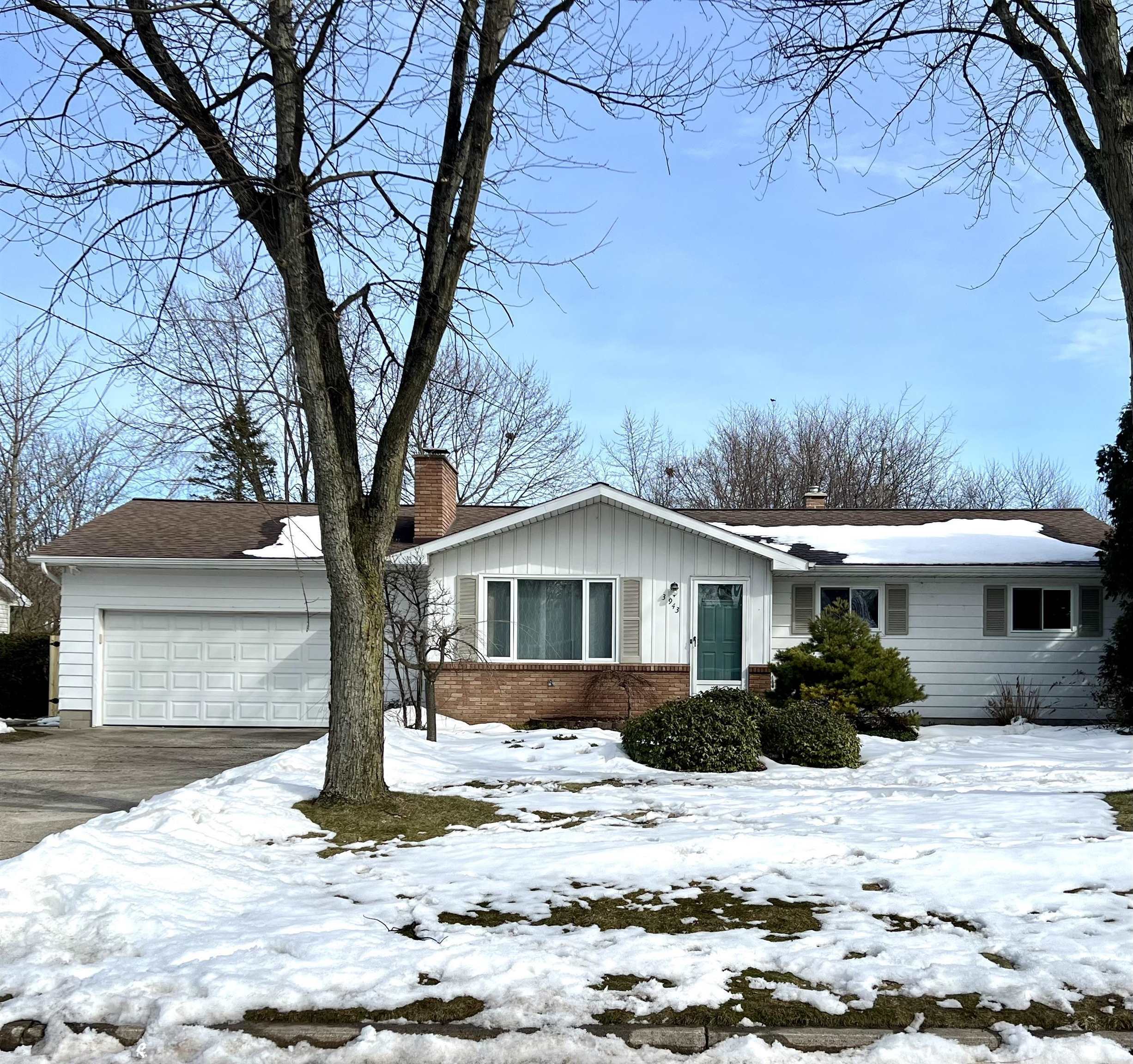 3943 Maywood Drive  Bay City MI 48706 photo