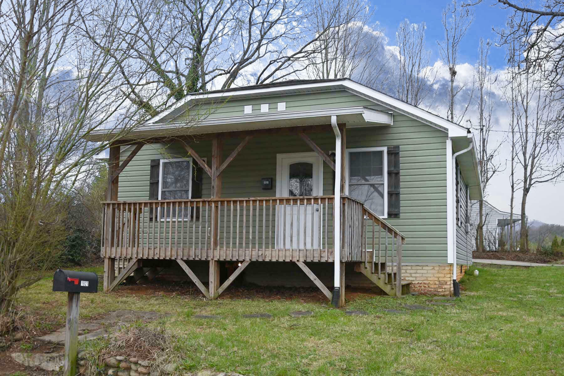 Property Photo:  1921 Wheeler Street  TN 37604 