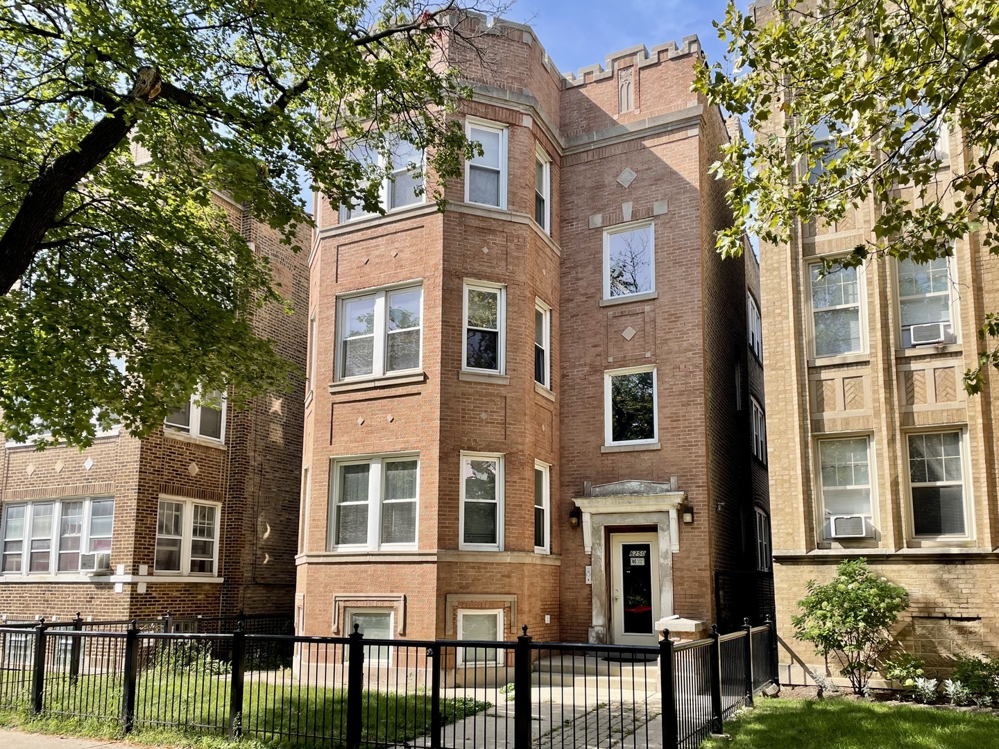 Property Photo: 6250 N Claremont Avenue G IL 60659