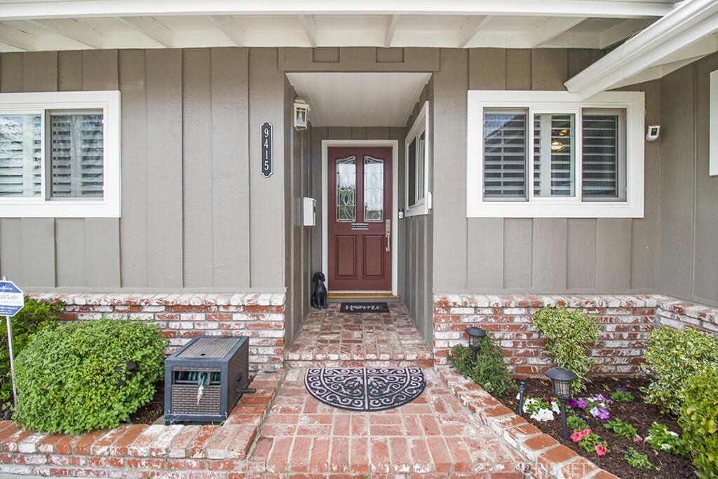 Property Photo:  9415 Ruffner Avenue  CA 91343 