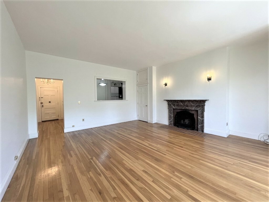 Property Photo: 239 Commonwealth Ave 51 MA 02116