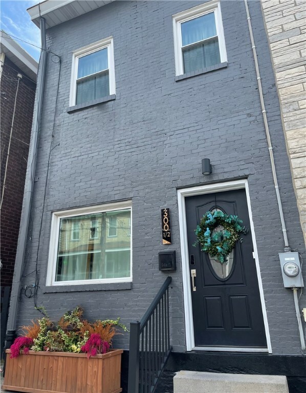 Property Photo:  300 1/2 45th St  PA 15201 