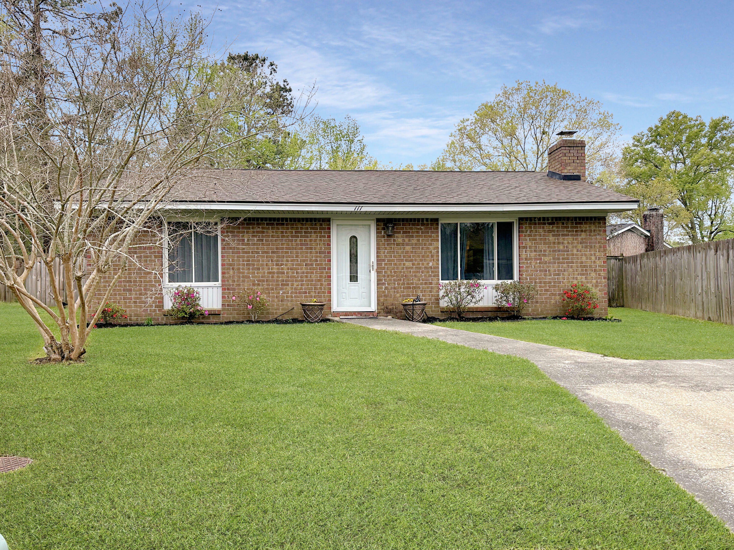 Property Photo:  111 Briarwood Circle Circle  SC 29445 