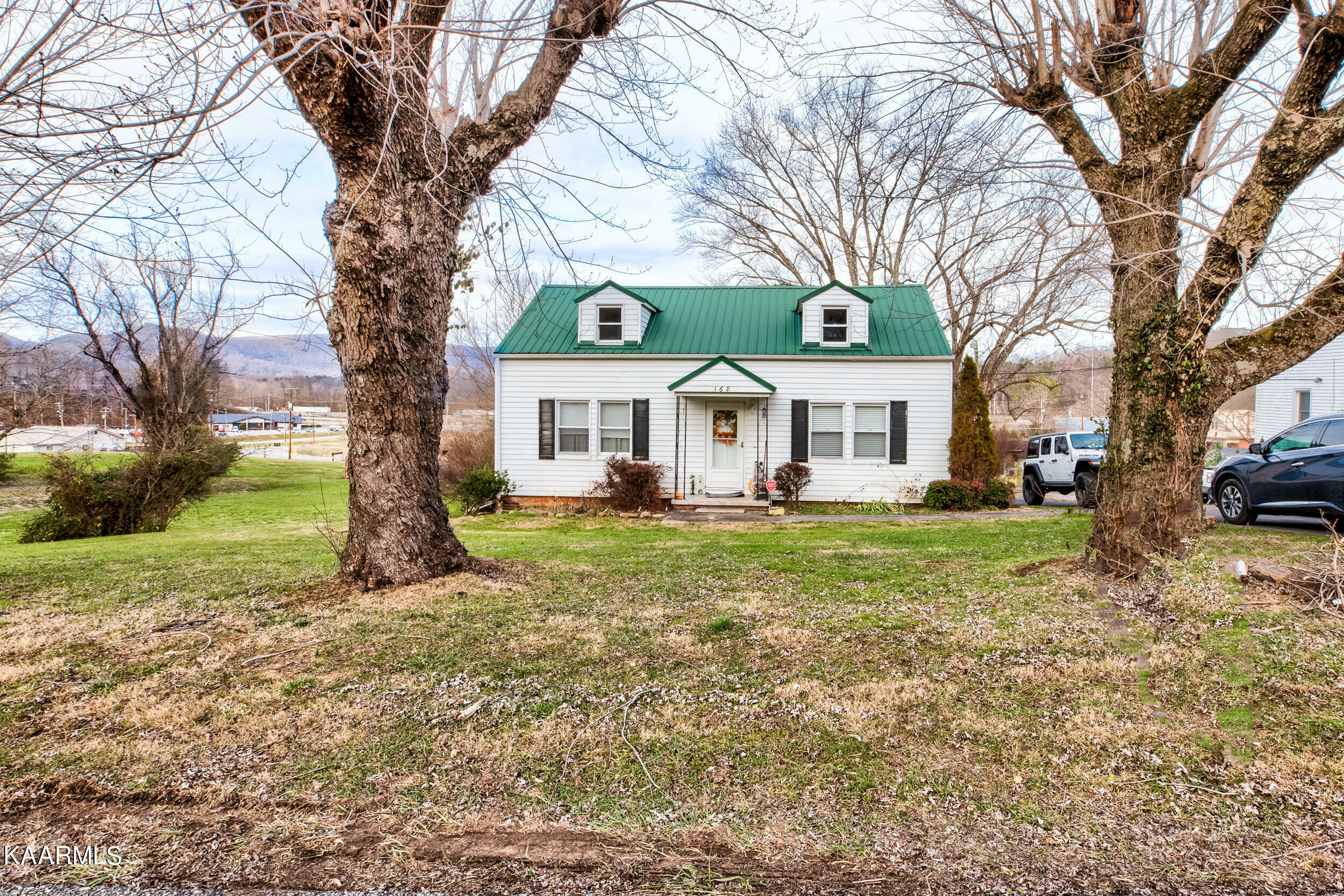 Property Photo:  168 E Maple St  TN 37714 