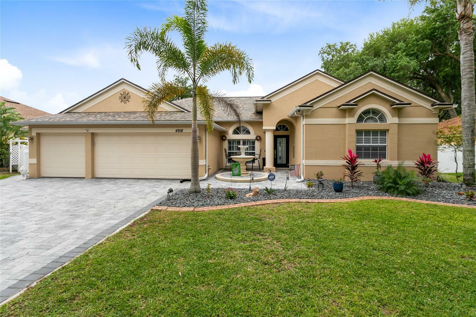 Property Photo:  4916 Lazy Oaks Way  FL 34771 