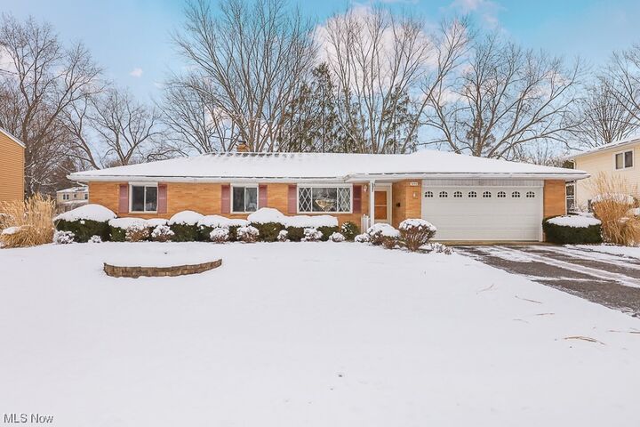 3895 Kay Drive  Stow OH 44224 photo