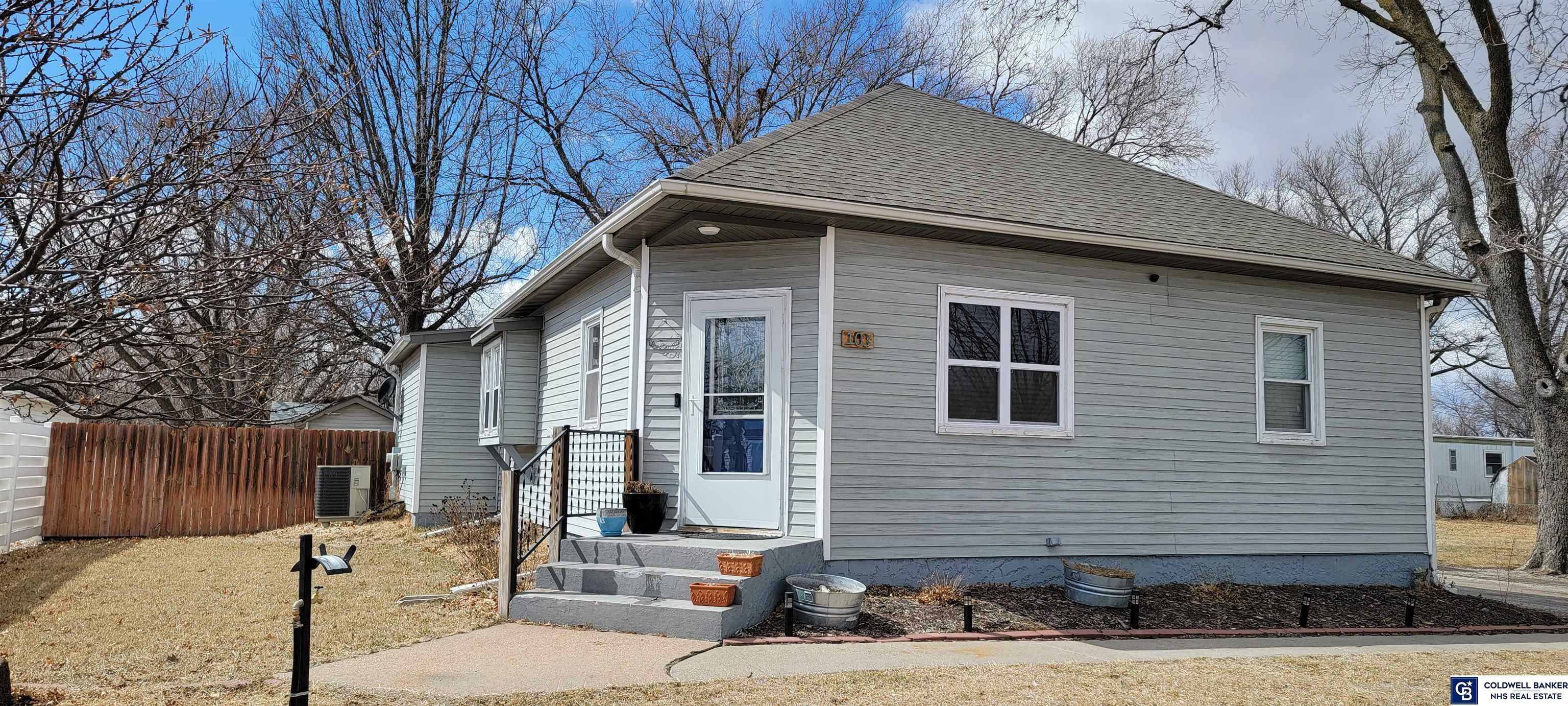 Property Photo:  103 N Platte Avenue  NE 68467 