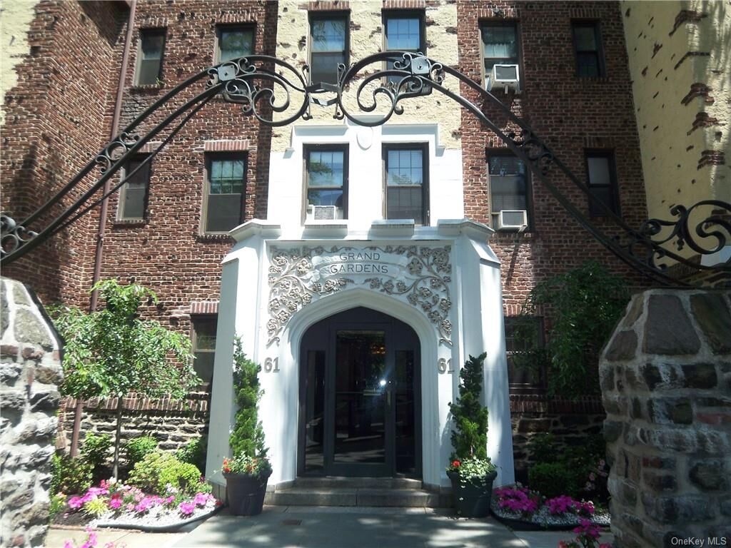 Property Photo:  61 W Grand Street 0A  NY 10552 