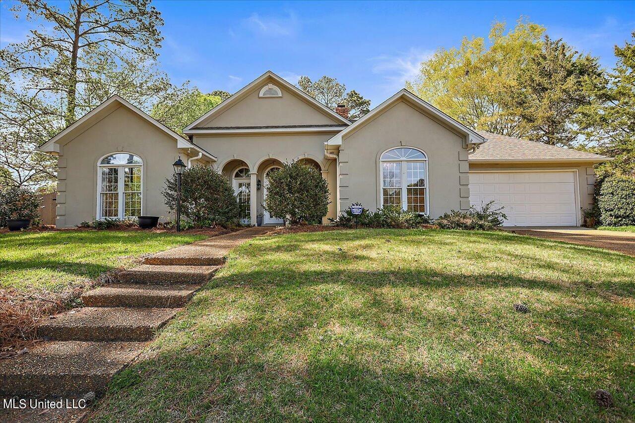 Property Photo: 620 Pinecrest Dr MS 39110