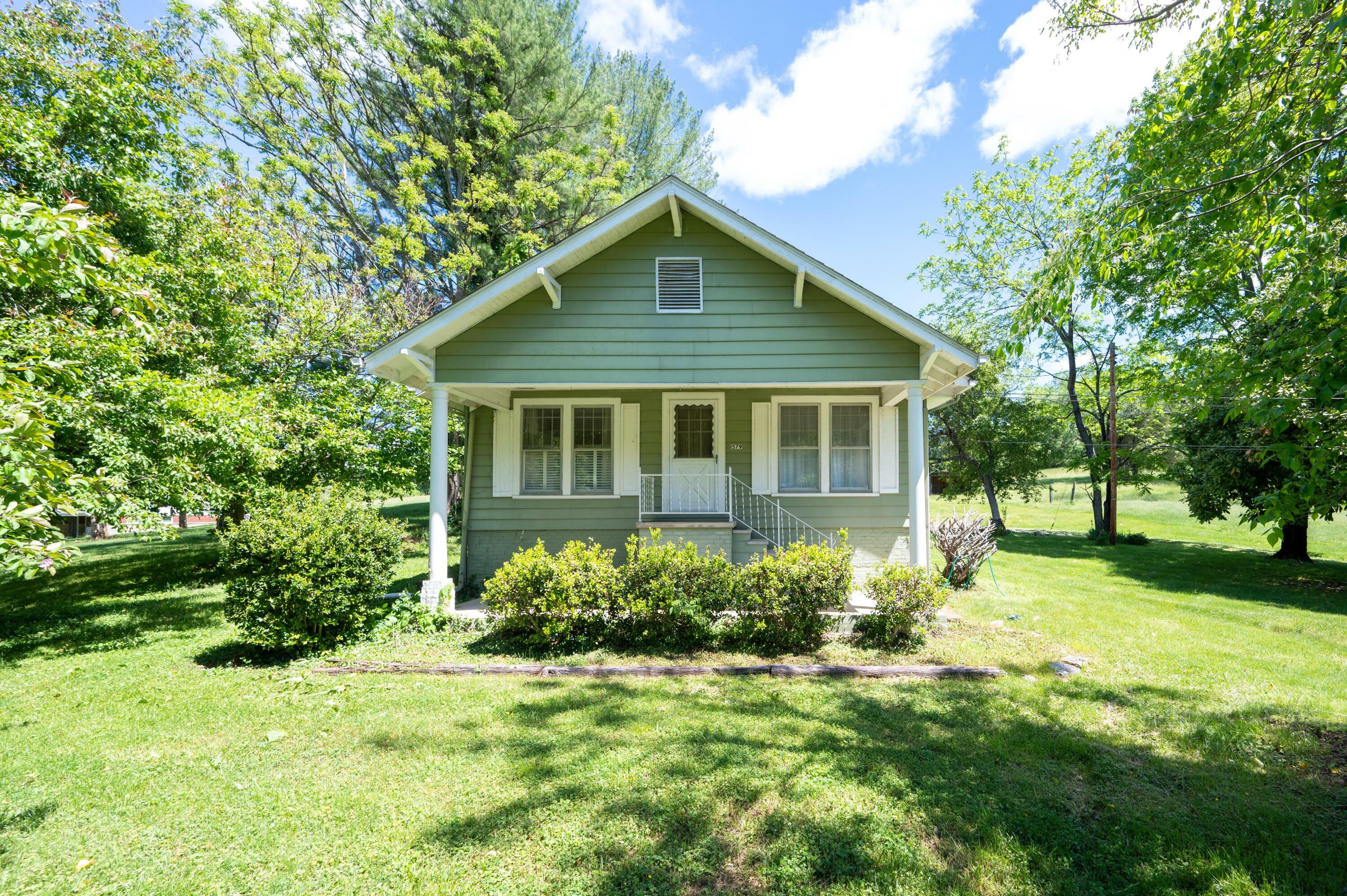 Property Photo:  1579 West Main Street  TN 37659 