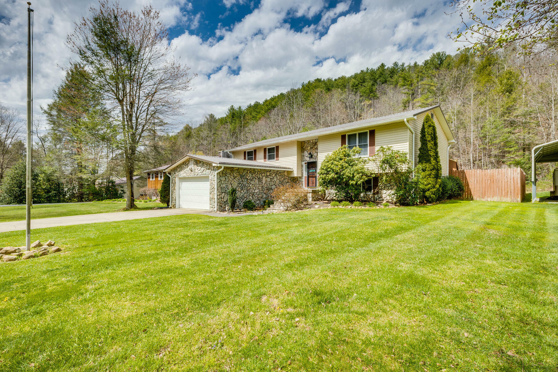 Property Photo:  611 Scioto Road  TN 37692 