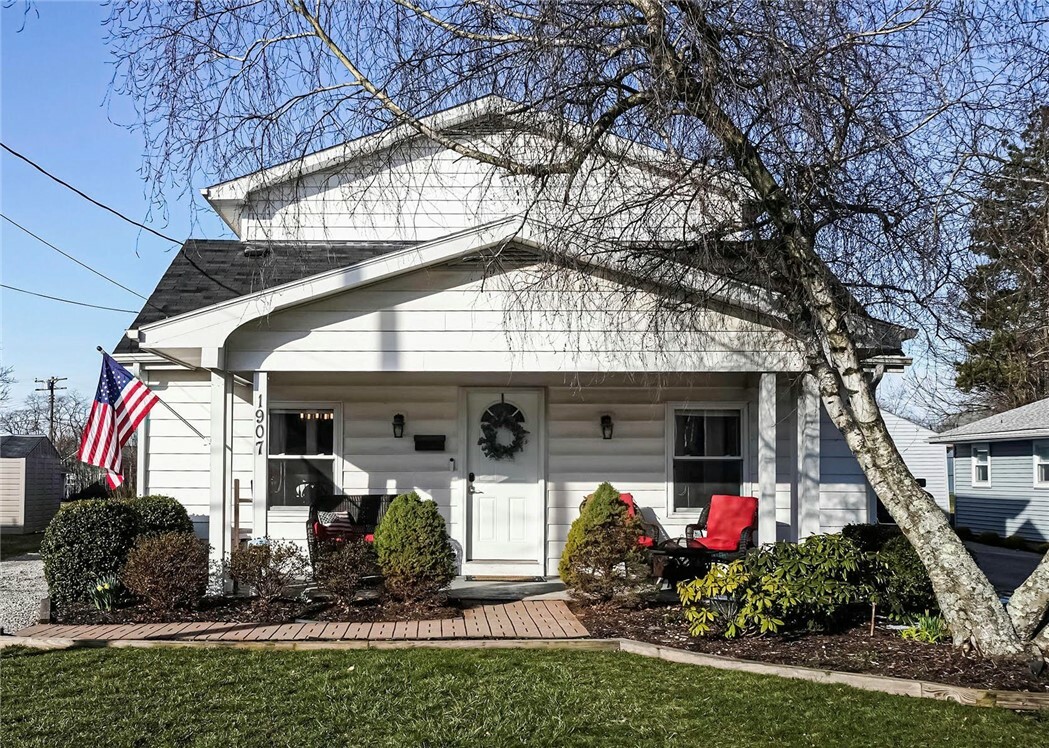 Property Photo:  1907 Truman Dr  PA 15001 