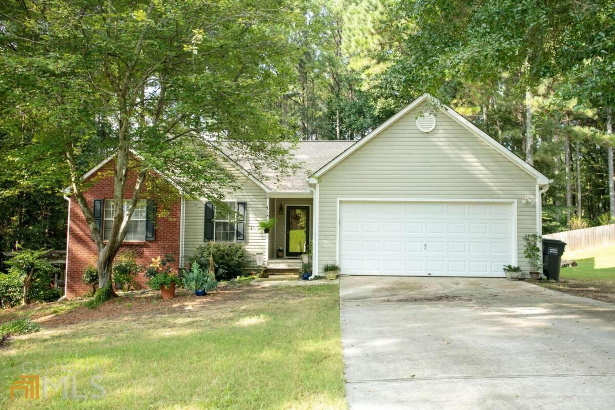 Property Photo: 1538 Timber Heights Drive GA 30052