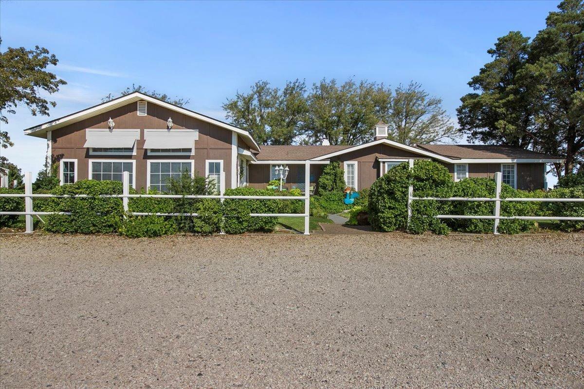 Property Photo: 1155 County Road 211 TX 79359