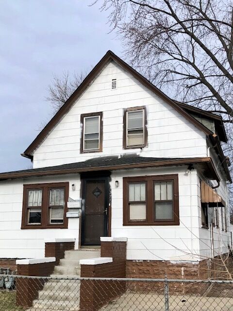 Property Photo:  1321 Lincoln Street  IL 60064 