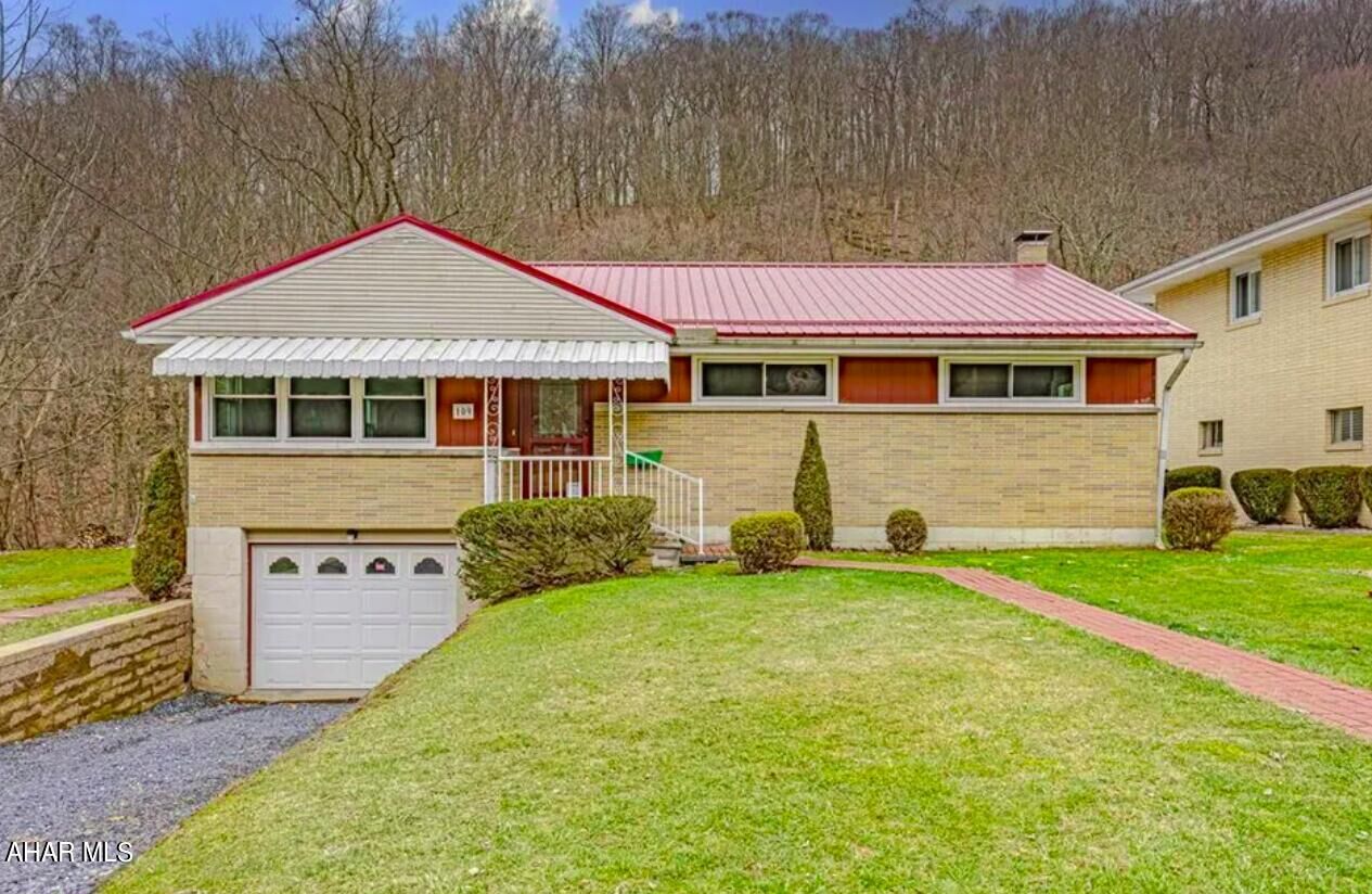 Property Photo: 109 Pulaski Lane PA 15906