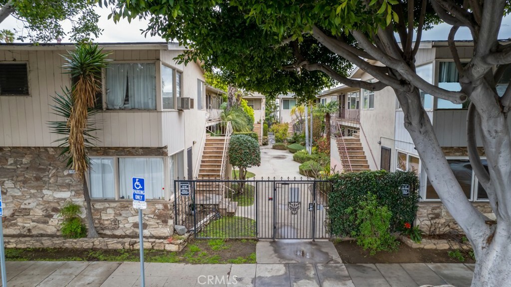 Property Photo:  1023 E Appleton Street 7  CA 90802 