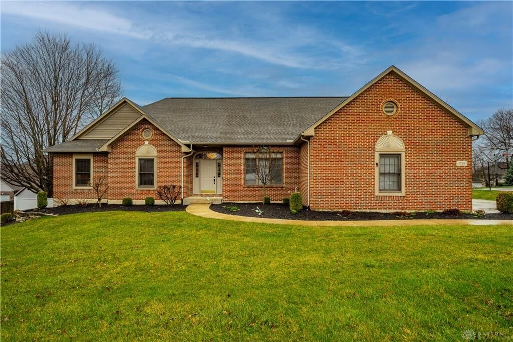 Property Photo: 214 Shelford Way OH 45440