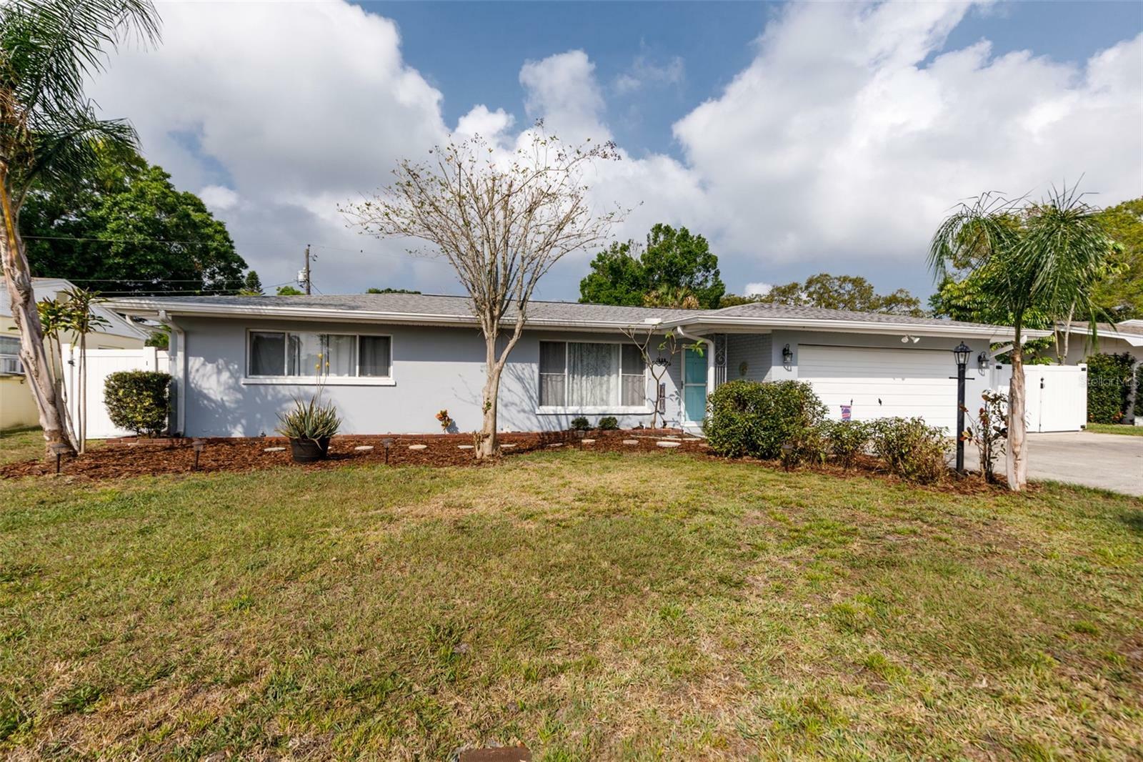 Property Photo:  1438 Eastfield Drive  FL 33764 