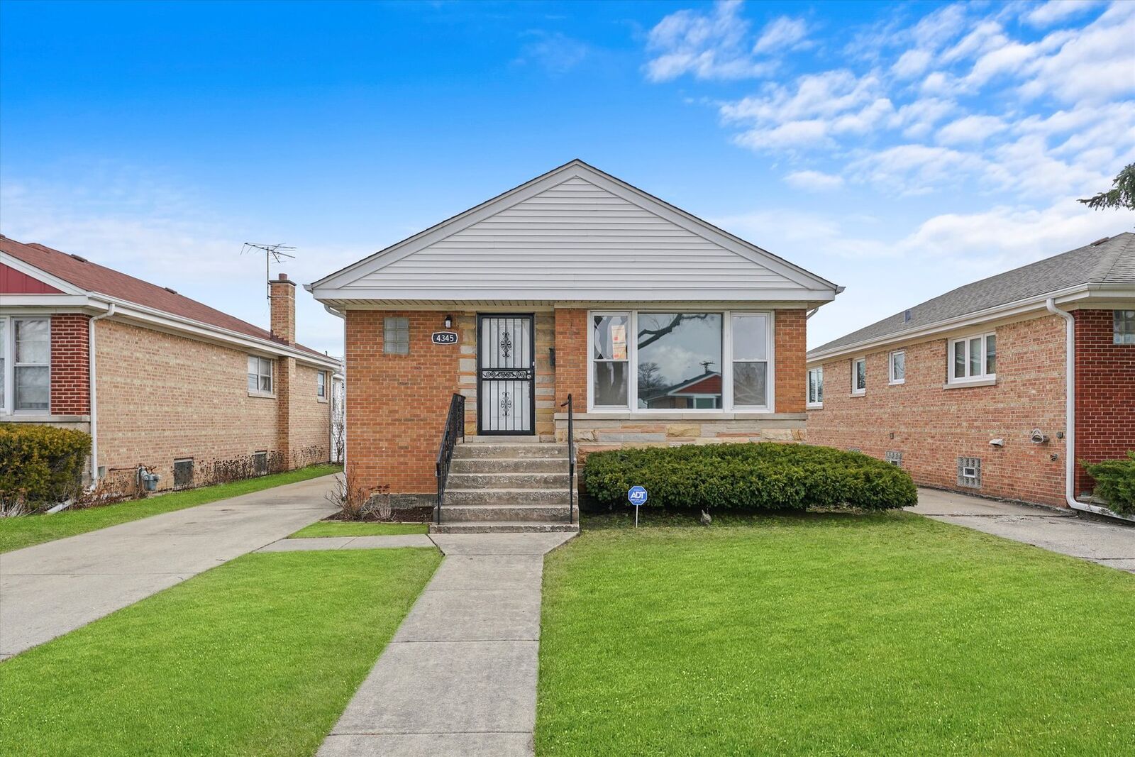 Property Photo:  4345 N Oleander Avenue  IL 60706 